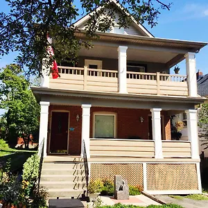 https://acacia-bed-breakfast.niagara-fallshotels.com